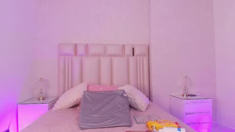 Mia  online show from March 6, 12:01 pm