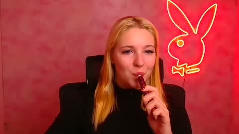 Melanie online show from October 3, 5:48 am