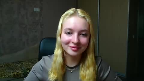 Melanie online show from December 2, 6:30 am