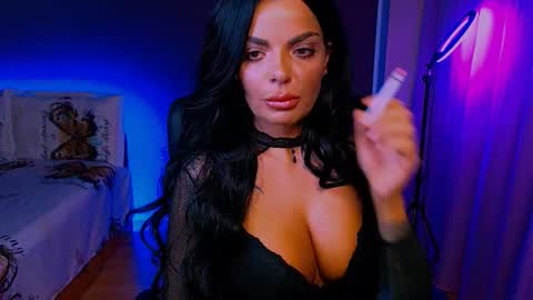 Milani online show from November 14, 7:01 pm