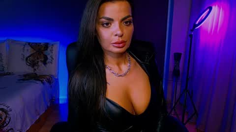 Snapshot of _milani_ chatting on April 15, 5:31 pm Milani online show from April 15, 5:31 pm