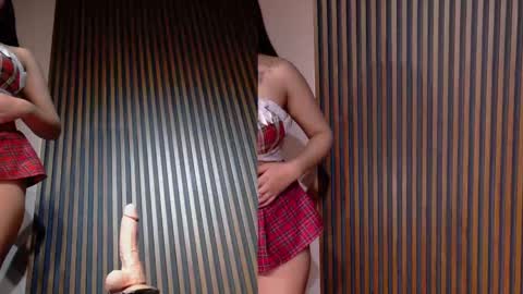 Snapshot of _mileyross chatting on February 21, 8:04 am Call me Miley online show from February 21, 8:04 am