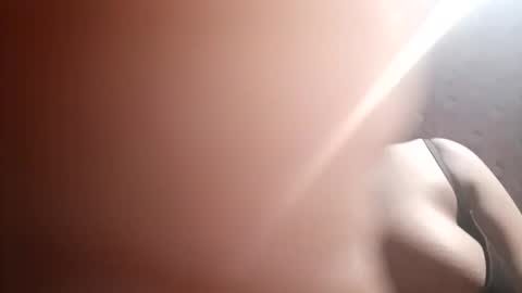 Snapshot of _milkytitsmomxx_ chatting on March 8, 7:20 pm _milkytitsmomxx_ online show from March 8, 7:20 pm