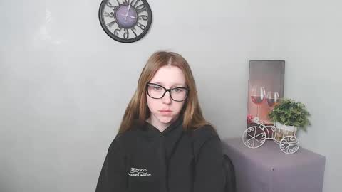 Snapshot of _miraterri_ chatting on February 17, 12:16 pm Mira online show from February 17, 12:16 pm