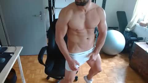 Snapshot of _misterniceguy chatting on May 6, 2:44 pm BENJI online show from May 6, 2:44 pm