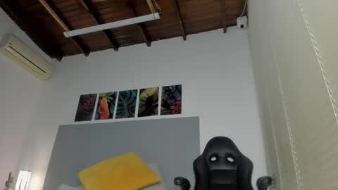 _molly_rosse_ online show from February 21, 11:55 am