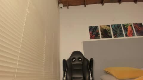 _molly_rosse_ online show from March 26, 12:22 pm