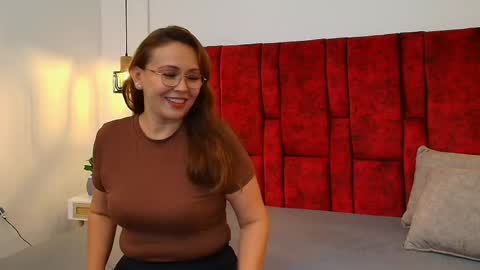 _monaliza_ online show from May 25, 12:33 pm