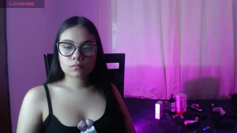 _moon_rosee online show from March 15, 3:51 pm