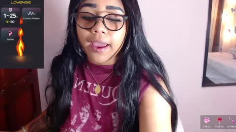 Snapshot of _nahom_ chatting on December 29, 2:06 am nahomi online show from December 29, 2:06 am