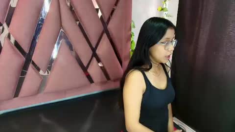 Nana online show from July 27, 1:29 pm