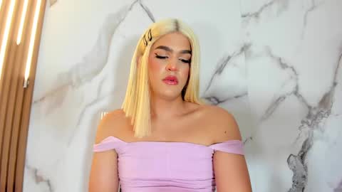 shantall online show from March 8, 12:44 am