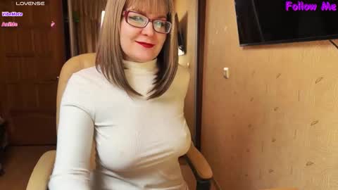 MagicWoman online show from March 9, 6:12 pm