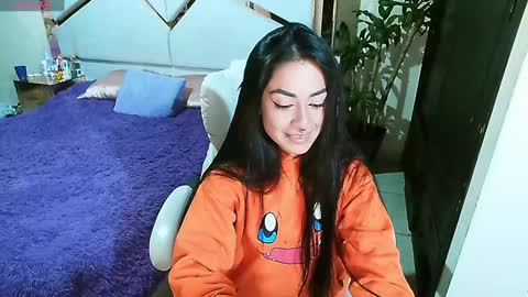 Snapshot of _natashaa19 chatting on December 11, 8:47 am Natasha Rodriguez independent model online show from December 11, 8:47 am