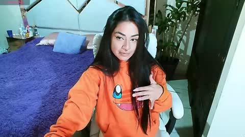 Snapshot of _natashaa19 chatting on December 11, 3:15 pm Natasha Rodriguez independent model online show from December 11, 3:15 pm
