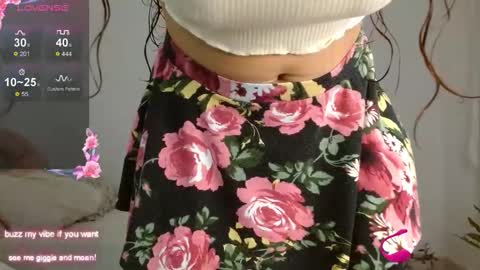 Snapshot of _nayade_ chatting on September 21, 11:39 pm _nayade_ online show from September 21, 11:39 pm