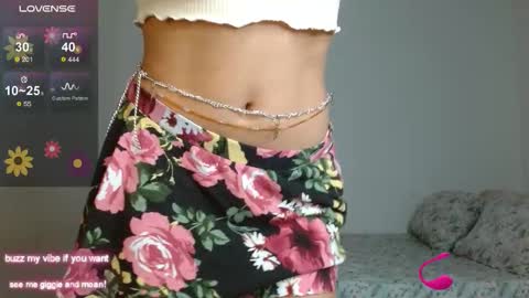 _nayade_ online show from January 17, 1:32 am