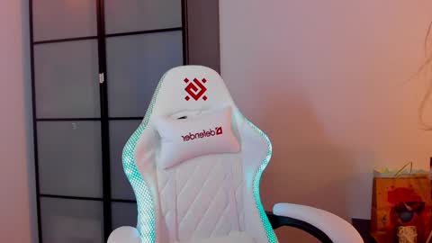 Mia with a big heart  online show from January 27, 3:26 am