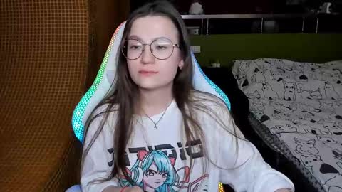 Mia with a big heart  online show from March 6, 1:57 pm