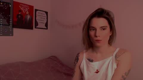 Snapshot of _ni_kiss chatting on December 6, 10:41 pm Nika online show from December 6, 10:41 pm