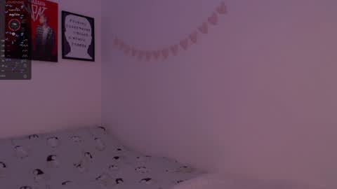 Snapshot of _ni_kiss chatting on December 19, 11:14 pm Nika online show from December 19, 11:14 pm