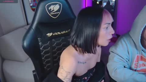 Mai   MODEL INDEPENT  online show from November 18, 10:36 pm