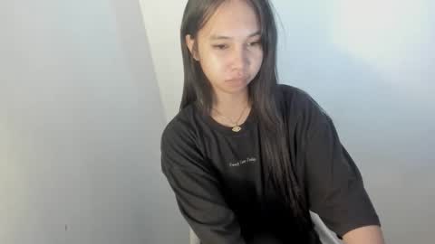 Snapshot of _nicole69_ chatting on May 27, 8:17 pm Nicole online show from May 27, 8:17 pm