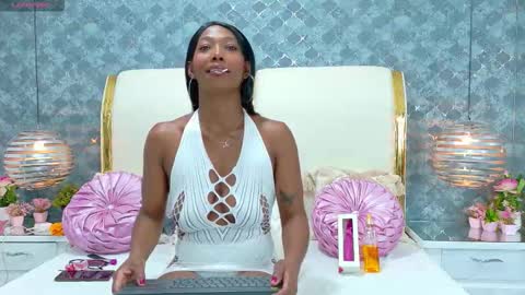  ninafox online show from October 17, 2:08 pm