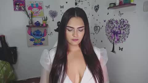 Snapshot of _ninahot chatting on November 9, 6:39 pm Nina online show from November 9, 6:39 pm