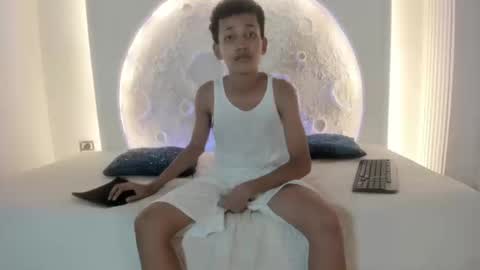 Snapshot of _noah19 chatting on September 16, 8:32 pm Noah online show from September 16, 8:32 pm