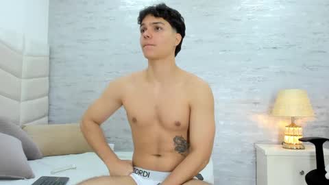 Snapshot of _noah_heyden chatting on February 7, 6:45 pm Noah Heyden online show from February 7, 6:45 pm