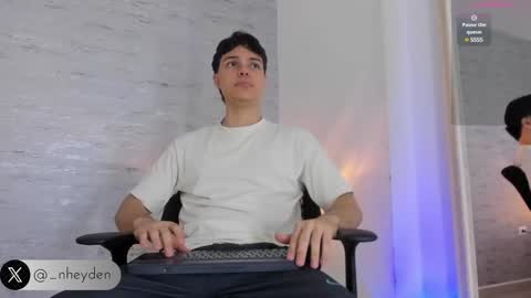 Snapshot of _noah_heyden chatting on March 7, 1:29 pm Noah Heyden online show from March 7, 1:29 pm