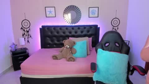 Snapshot of _oliviajoness chatting on February 2, 1:54 pm Olivia jones online show from February 2, 1:54 pm