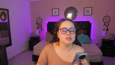 Snapshot of _oliviajoness chatting on February 14, 12:24 pm Olivia jones online show from February 14, 12:24 pm