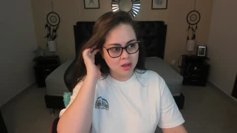 Snapshot of _oliviajoness chatting on February 18, 11:50 am Olivia jones online show from February 18, 11:50 am