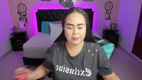 Snapshot of _oliviajoness chatting on February 27, 3:56 pm Olivia jones online show from February 27, 3:56 pm