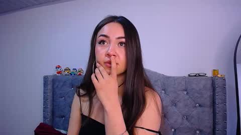 Snapshot of _pariiss chatting on November 20, 4:07 pm Paris online show from November 20, 4:07 pm