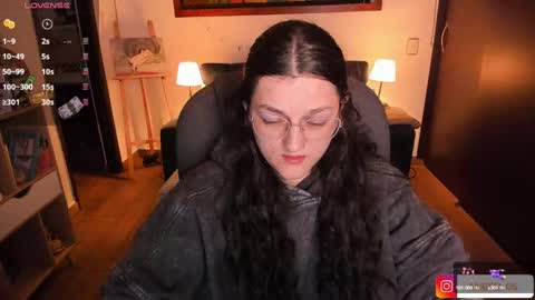 Snapshot of _peach__ chatting on December 10, 3:20 am violeta ig online show from December 10, 3:20 am
