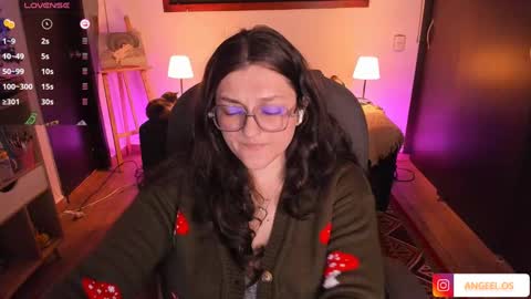 Snapshot of _peach__ chatting on December 29, 3:22 am violeta ig online show from December 29, 3:22 am
