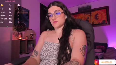 Snapshot of _peach__ chatting on January 19, 4:44 am violeta ig online show from January 19, 4:44 am