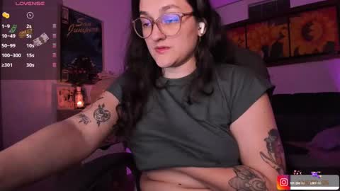 Snapshot of _peach__ chatting on January 22, 4:02 am violeta ig online show from January 22, 4:02 am