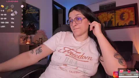 Snapshot of _peach__ chatting on January 31, 5:40 am violeta ig online show from January 31, 5:40 am