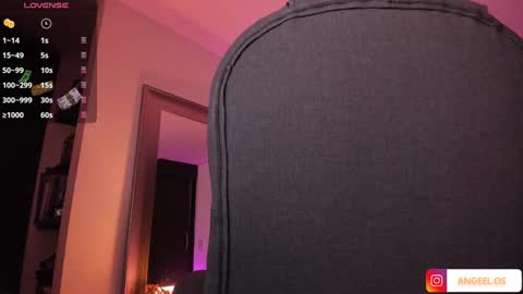 Snapshot of _peach__ chatting on February 19, 4:34 am violeta ig online show from February 19, 4:34 am