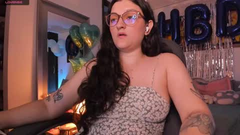 Snapshot of _peach__ chatting on March 9, 6:50 am violeta ig online show from March 9, 6:50 am