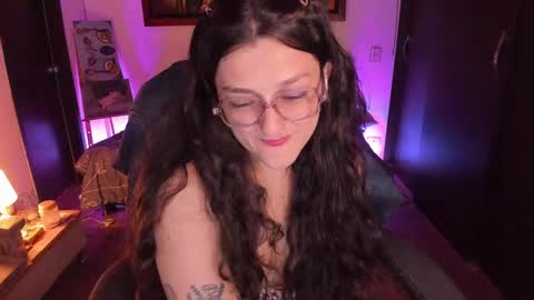 Snapshot of _peach__ chatting on September 13, 11:59 pm violeta ig online show from September 13, 11:59 pm