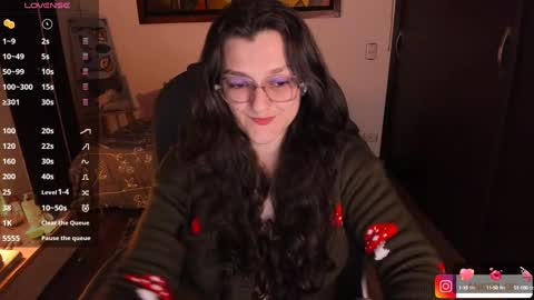 Snapshot of _peach__ chatting on October 4, 4:32 am violeta ig online show from October 4, 4:32 am
