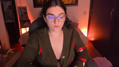 Snapshot of _peach__ chatting on October 8, 4:21 am violeta ig online show from October 8, 4:21 am