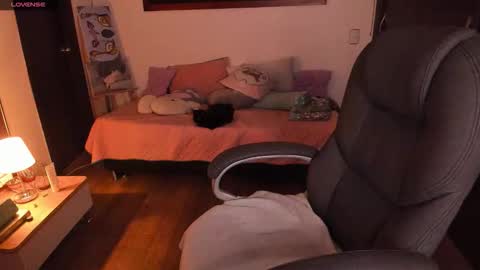 Snapshot of _peach__ chatting on October 20, 3:40 am violeta ig online show from October 20, 3:40 am