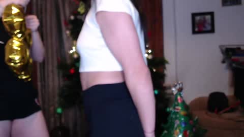 Angie online show from December 22, 4:37 pm