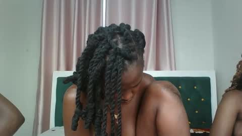 Snapshot of _pretty_savage chatting on April 27, 8:34 am savage online show from April 27, 8:34 am